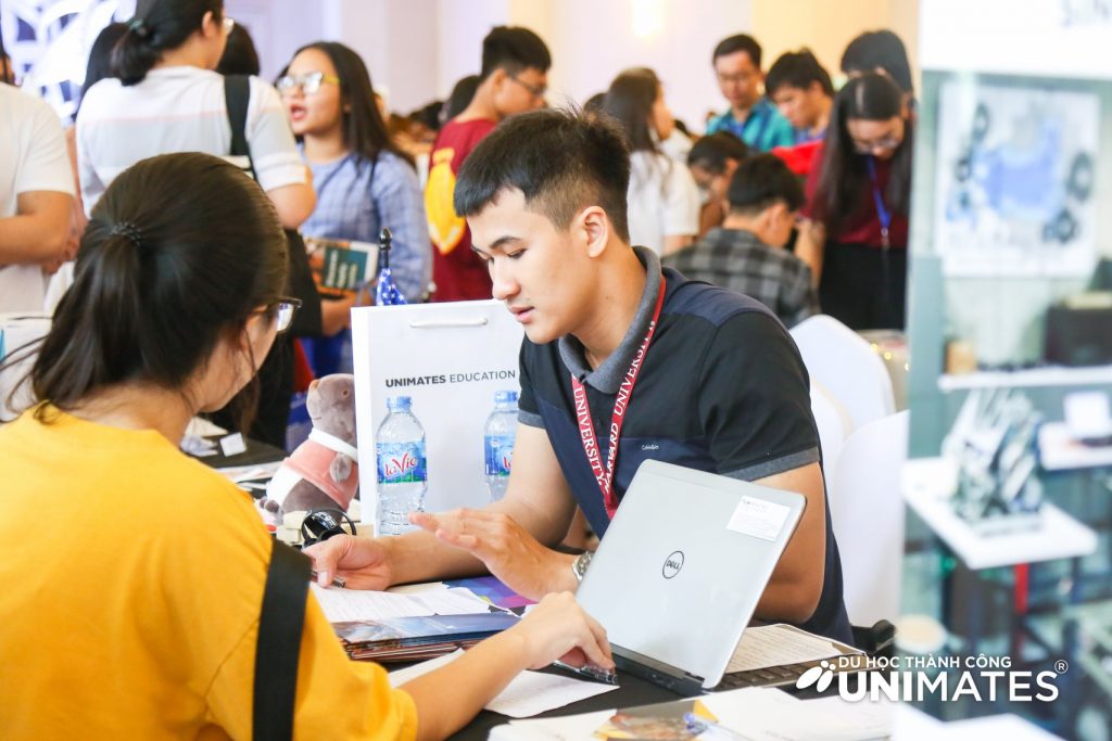 Chuyên viên tư vấn Henry Bắc từ UNIMATES Education Vietnam