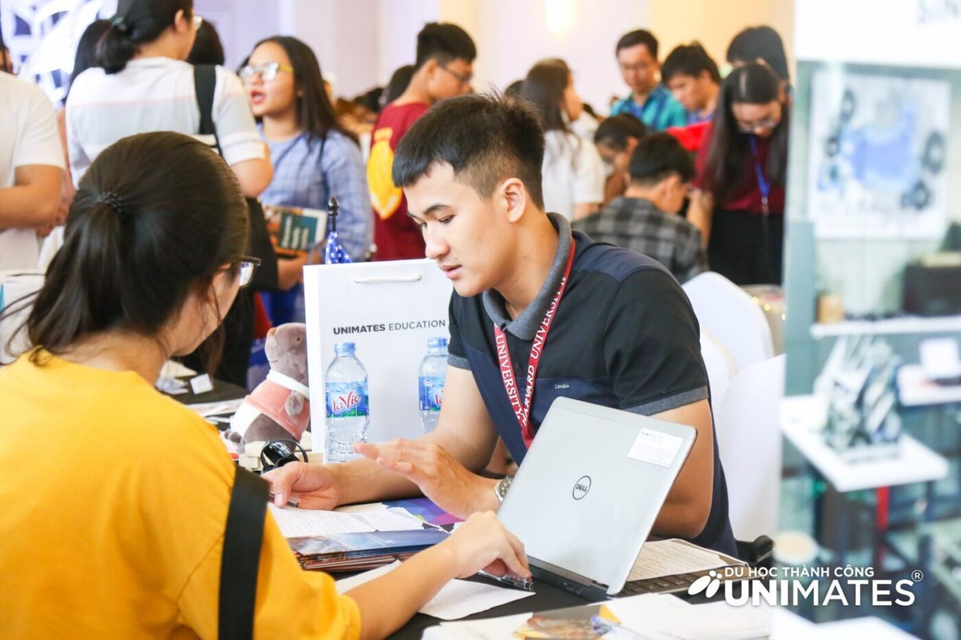 Chuyên viên tư vấn Henry Bắc từ UNIMATES Education Vietnam