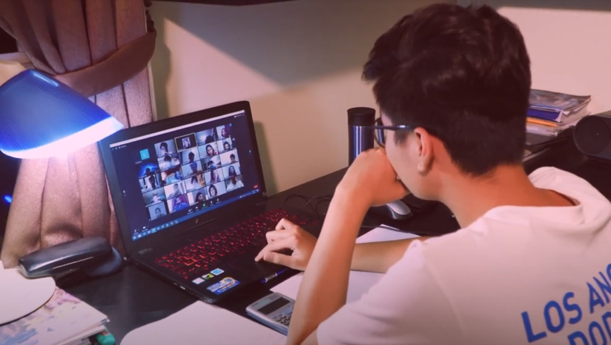 sinh viên học online mùa covid-19