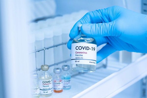Mỹ bắt đầu tiêm chủng vaccine ngừa Covid-19