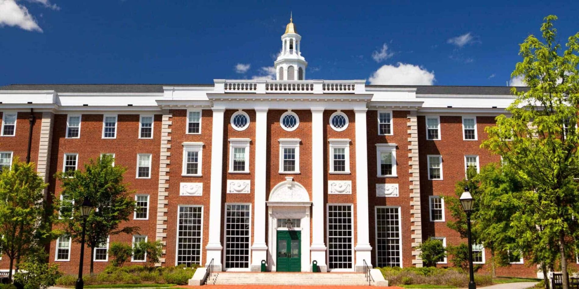 Harvard dẫn đầu BXH đại học khó vào nhất tại Mỹ